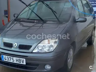 Usado Renault Scénic II Privilege 115 CV (84 kW) 2003 Gris / plata Monovolumen