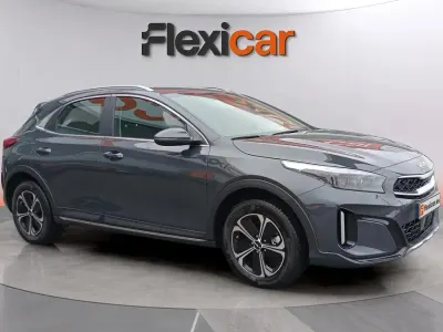 Usado Kia XCeed 141 CV (103 kW) 2024 Gris SUV