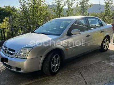 Usado Opel Vectra Comfort 125 CV (91 kW) 2003 Gris / plata Berlina