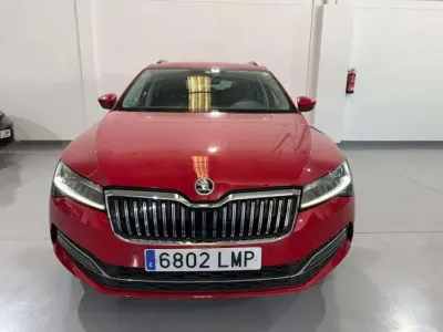 Begagnad Skoda Superb Style 150 HK (110 kW) 2021 Röd Kombi