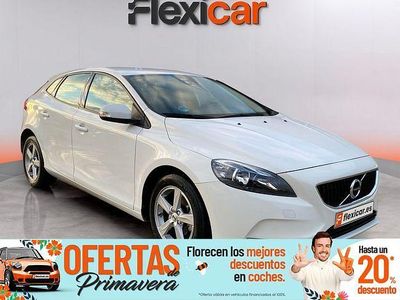 Usado Volvo V40 Momentum 120 CV (88 kW) 2018 Blanco