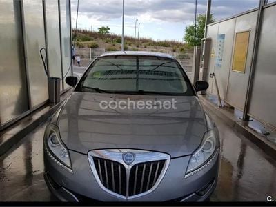 Usado Lancia Delta 120 CV (88 kW) 2010 Gris / plata Utilitario