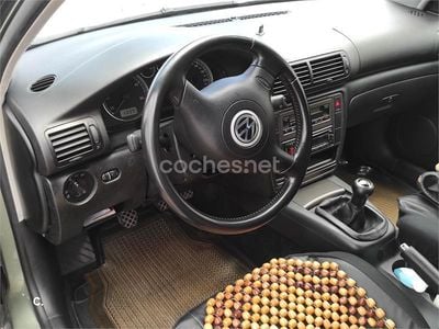 Usado VW Passat Trendline 130 CV (95 kW) 2002 Verde Berlina