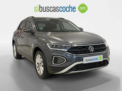 Usado VW T-Roc Life 150 CV (110 kW) 2024 Gris/plata SUV