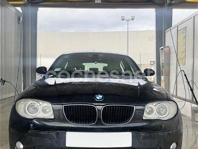 Usado BMW 118 129 CV (94 kW) 2006 Negro Utilitario