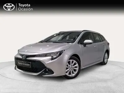 Usado Toyota Corolla Active 140 CV (102 kW) 2025 Plateado Familiar