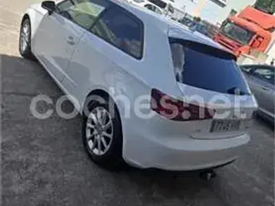 Usado Audi A3 105 CV (77 kW) 2014 Blanco Berlina