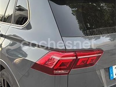Gris / plata Usado 2021 VW Tiguan R-line SUV | 29.990 € (Un poco caro)