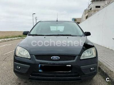 Negro Usado 2006 Ford Focus Trend Berlina | 2000 € (Precio justo)