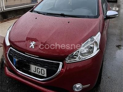 Granate Usado 2015 Peugeot 208 Style Utilitario | 6800 € (Precio justo)
