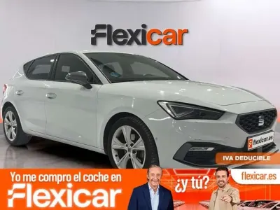 Usado Seat Leon FR 116 CV (85 kW) 2025 Blanco Berlina