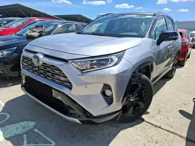 Usado Toyota RAV4 Hybrid Edition 222 CV (163 kW) 2021 Gris / plata SUV
