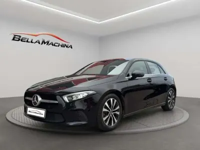 Usado Mercedes A180 116 CV (85 kW) 2021 Negro Utilitario
