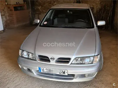 Usado Nissan Primera 90 CV (66 kW) 1999 Gris / plata Familiar