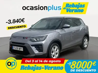 Usado SsangYong Tivoli 135 CV (99 kW) 2024 Gris / plata SUV