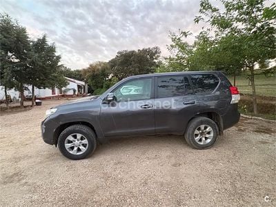 Używany Toyota Land Cruiser 173 KM (127 kW) 2010 Szary SUV