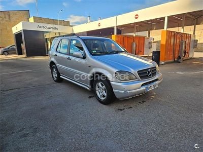 Usado Mercedes ML270 163 CV (119 kW) 2001 Gris / plata SUV