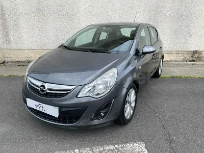 Usado Opel Corsa Selective 85 CV (62 kW) 2012 Gris / plata Utilitario