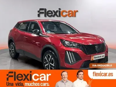 Usado Peugeot 2008 Active 100 CV (73 kW) 2023 Rojo SUV