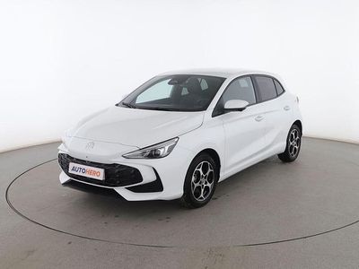 Blanco Usado 2024 MG MG3 Luxury Utilitario | 18.299 € (Precio justo)