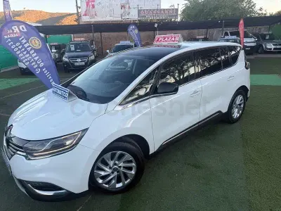 Usado Renault Espace Initiale 160 CV (117 kW) 2015 Blanco Monovolumen
