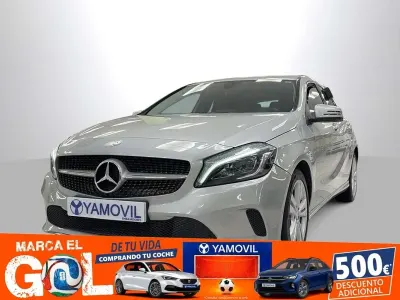 Usado Mercedes A180 Urban 122 CV (89 kW) 2016 Gris Utilitario