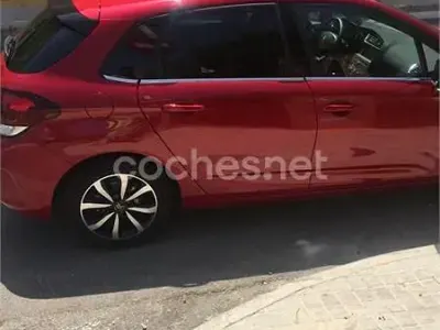 Usado Citroën C4 Live 99 CV (72 kW) 2018 Rojo Berlina