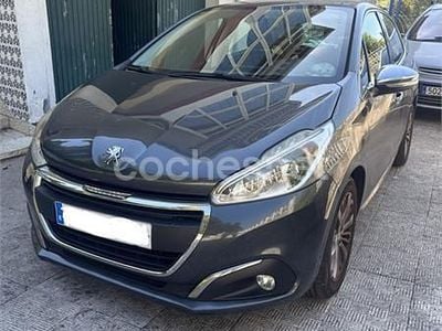 Usado Peugeot 208 Allure 100 CV (73 kW) 2016 Gris / plata Utilitario