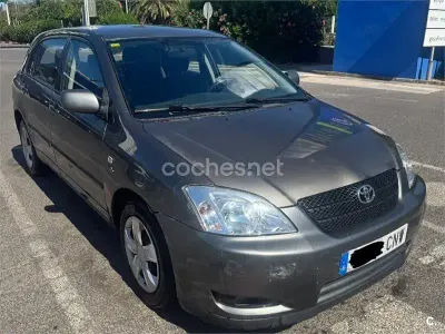 Usado Toyota Corolla Terra 90 CV (66 kW) 2003 Gris / plata Berlina