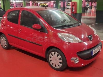 Usado Peugeot 107 Urban Move 68 CV (50 kW) 2007 Rojo Utilitario