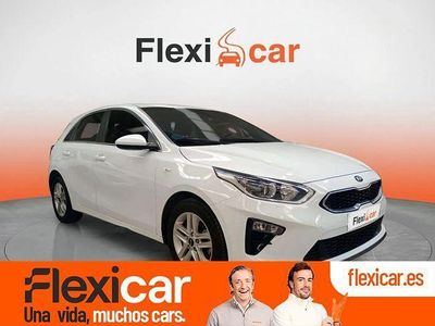 Usado Kia Ceed 136 CV (100 kW) 2021 Blanco Utilitario