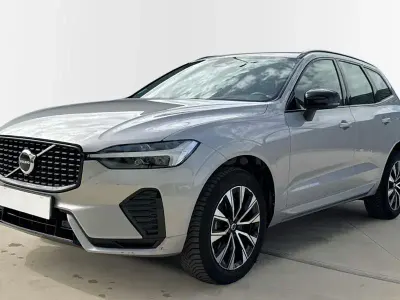 Usado Volvo XC60 Plus 197 CV (144 kW) 2023 Gris / plata SUV
