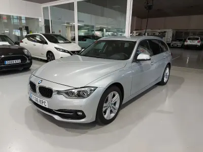 Usado BMW 318 Sport Line 150 CV (110 kW) 2019 Gris Familiar