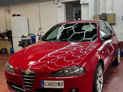 Usado Alfa Romeo 147 Distinctive 120 CV (88 kW) 2006 Rojo Utilitario
