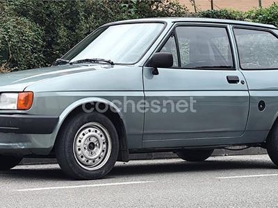 Gris / plata Usado 1985 Ford Fiesta Berlina | 2800 €