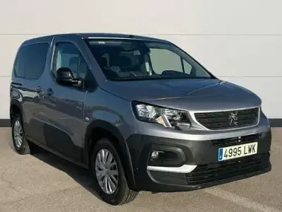 Usado Peugeot Rifter Active 100 CV (73 kW) 2022 Gris Monovolumen