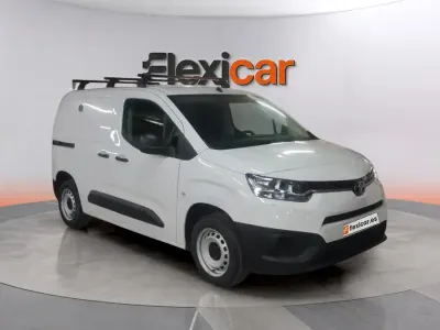 Usado Toyota Proace City City 102 CV (75 kW) 2023 Blanco Monovolumen