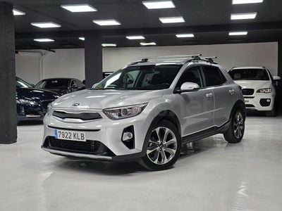 Usado Kia Stonic 110 CV (80 kW) 2018 Gris / plata SUV