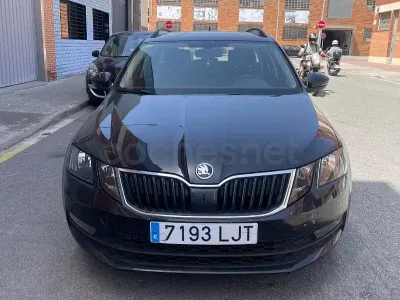 Usado Skoda Octavia G-TEC Ambition 131 CV (96 kW) 2020 Negro Familiar