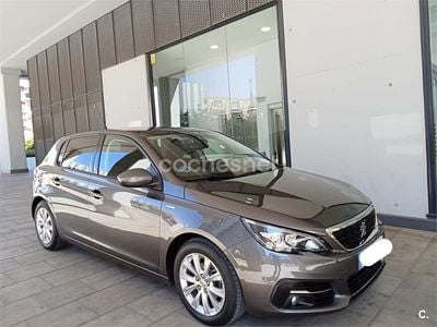 Usado Peugeot 308 Access 110 CV (80 kW) 2020 Gris / plata Berlina
