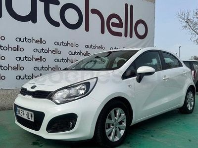 Usado Kia Rio 85 CV (62 kW) 2013 Blanco Berlina