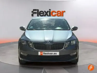 Usado Skoda Octavia 115 CV (84 kW) 2019 Gris Berlina