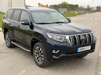 Begagnad Toyota Land Cruiser 204 HK (150 kW) 2022 Blå SUV