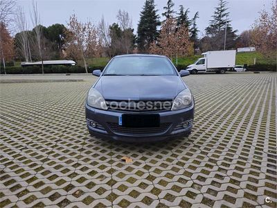 Usado Opel Astra GTC Enjoy 100 CV (73 kW) 2007 Gris / plata Berlina