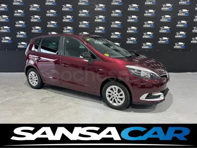 Usado Renault Scénic LIMITED 110 CV (80 kW) 2015 Granate Monovolumen