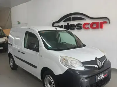 Usado Renault Kangoo 95 CV (69 kW) 2021 Blanco Monovolumen