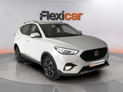 Usado MG ZS Luxury 111 CV (81 kW) 2023 Blanco SUV