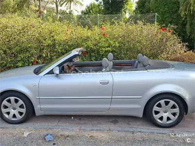 Usado Audi A4 Cabriolet 163 CV (119 kW) 2004 Gris / plata Descapotable