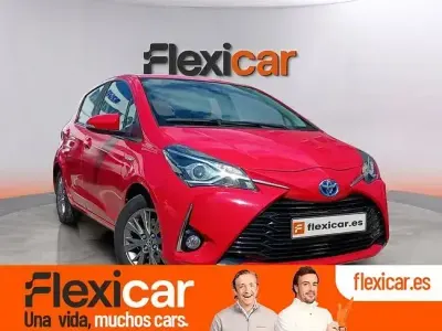 Używany Toyota Yaris Hybrid Active 100 KM (73 kW) 2019 Czerwony