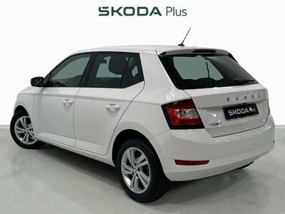 Usado Skoda Fabia Ambition 95 CV (69 kW) 2021 Blanco